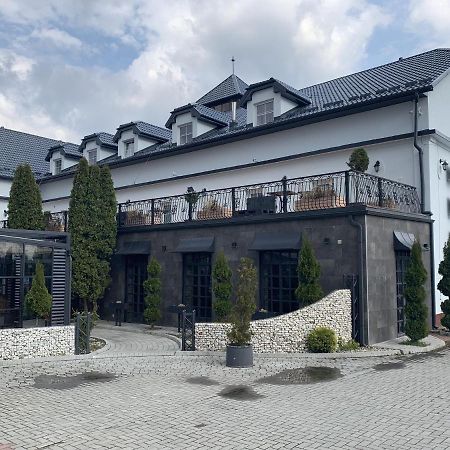 Hotel Kameleon Tarnobrzeg Esterno foto