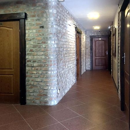 Hotel Kameleon Tarnobrzeg Esterno foto