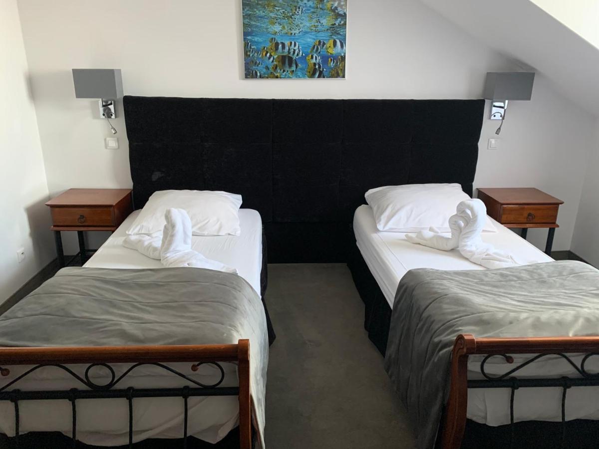 Hotel Kameleon Tarnobrzeg Esterno foto